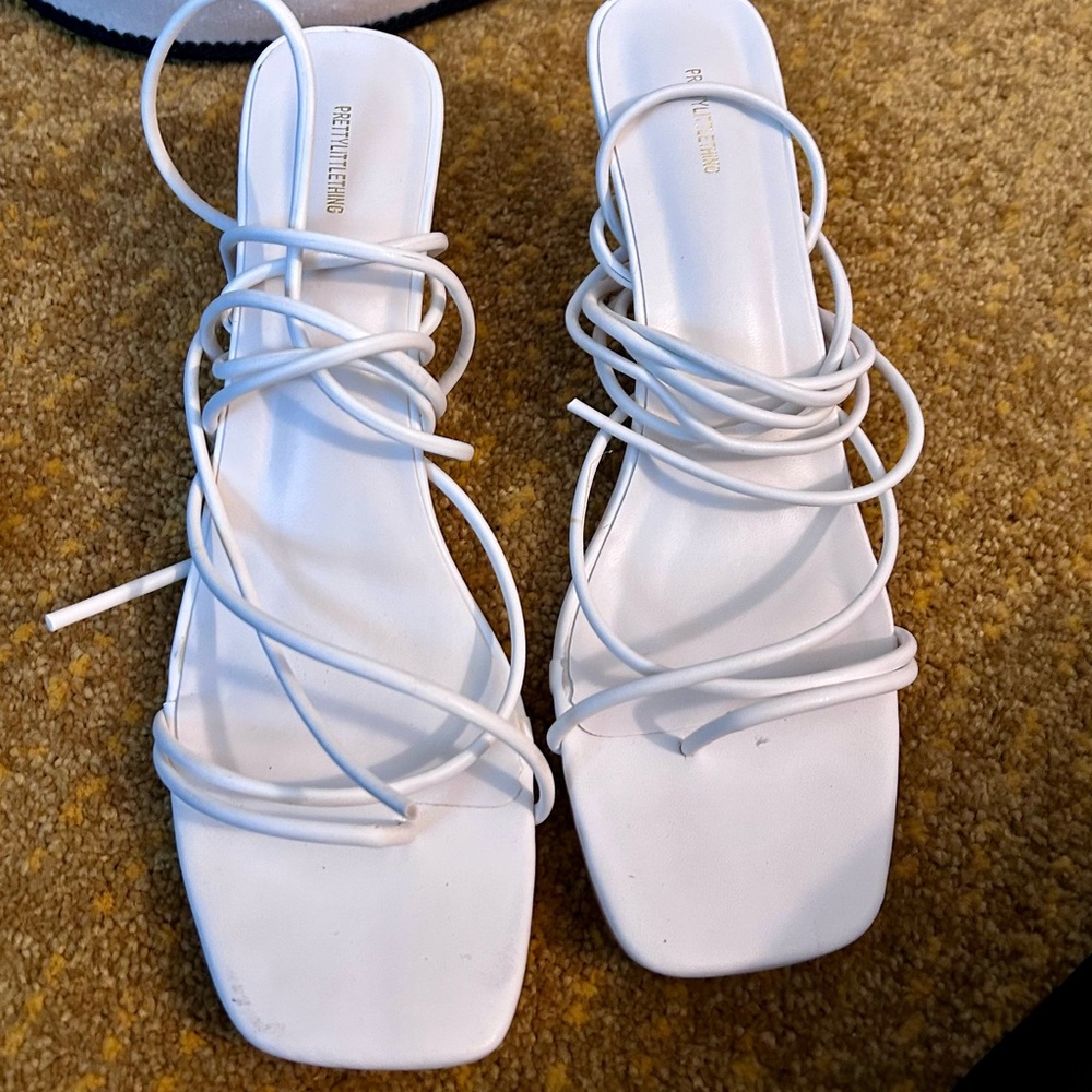 PrettyLittleThing White Strappy Lace-Up Kitten Heel Sandals - Picture 3 of 7